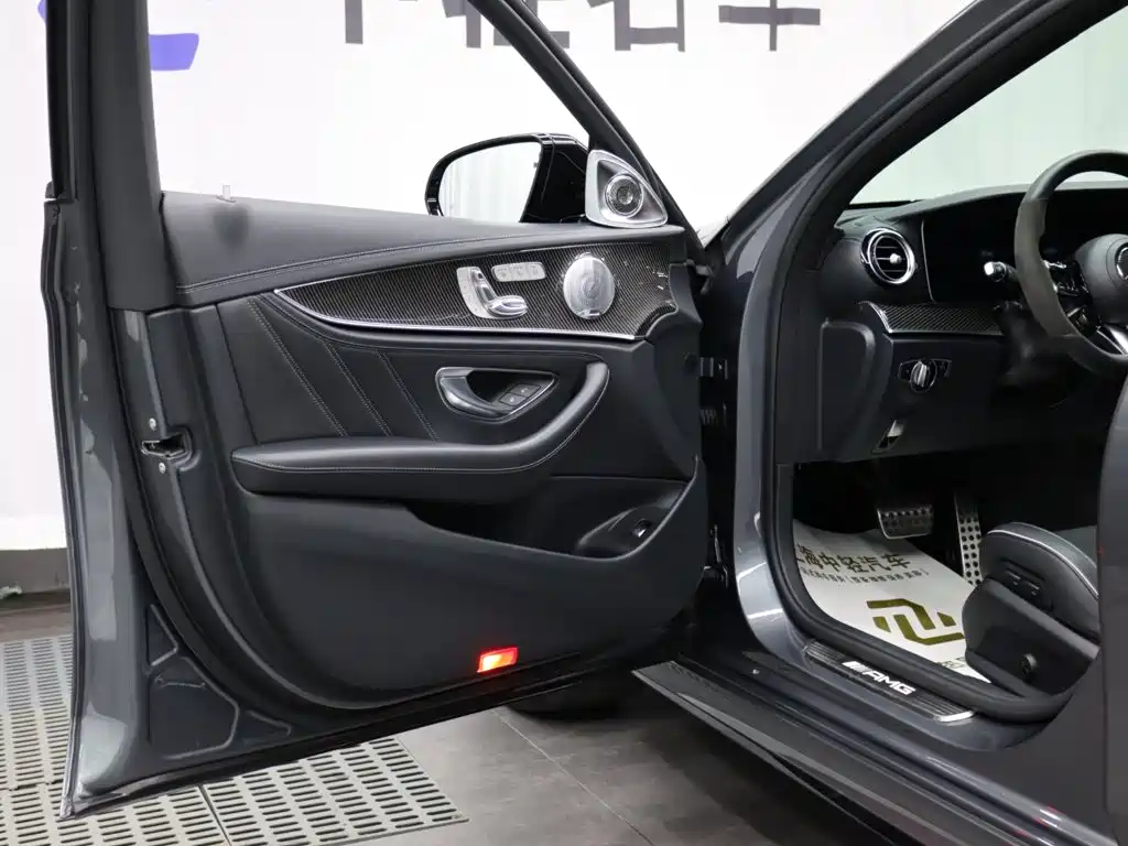 Mercedes-Benz E-Class AMG — миниатюра 6