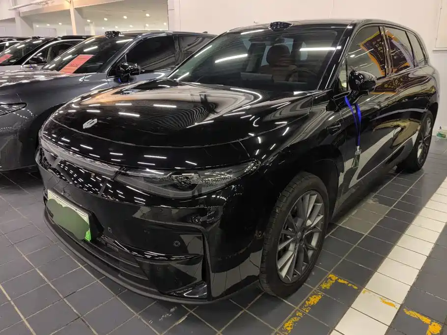 Leapmotor C10