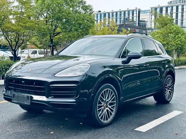 PORSCHE CAYENNE 2021