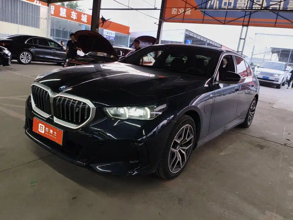 BMW i5