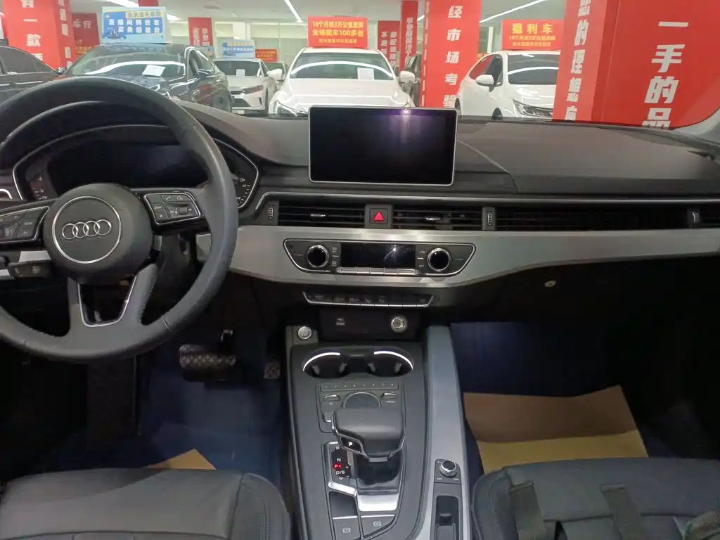 Audi A4L 2019 40 TFSI Fashion VI