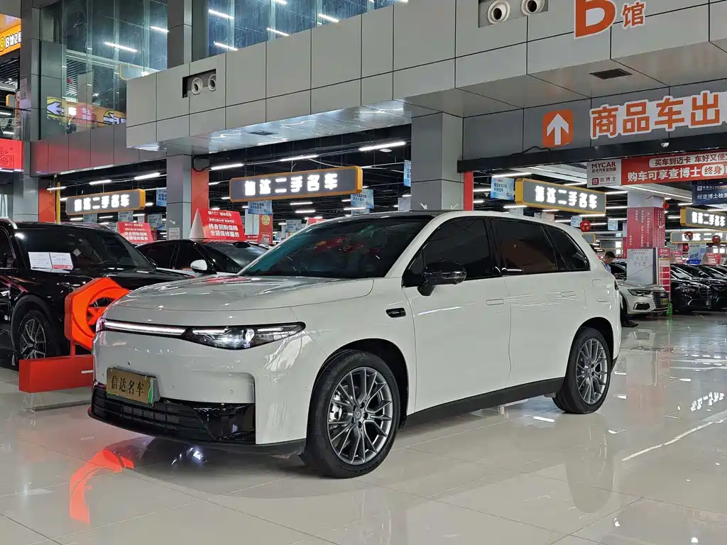 Leapmotor C10
