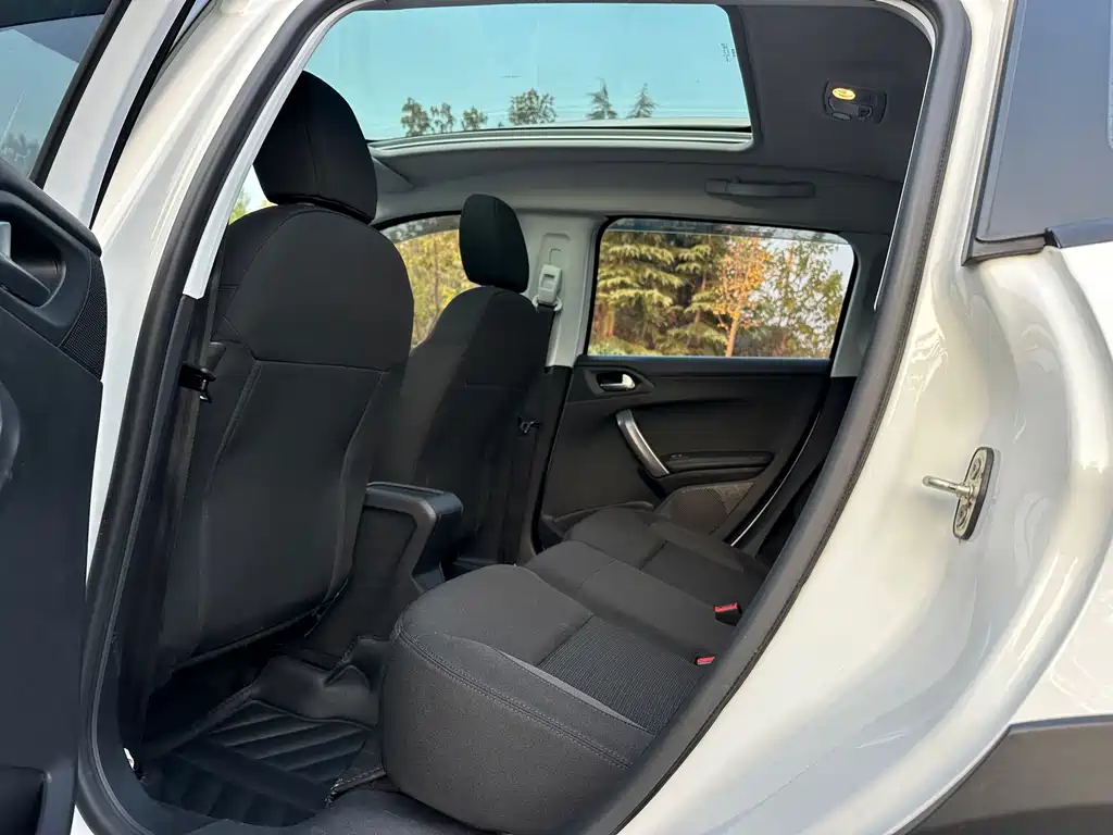Peugeot 2008 — миниатюра 15