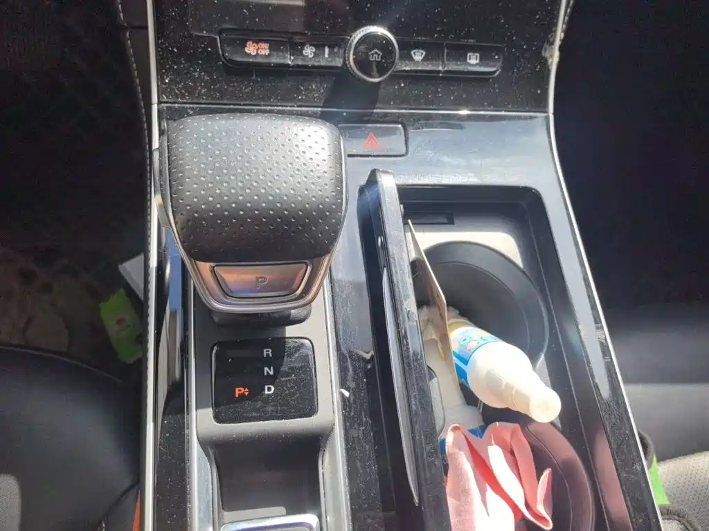 Roewe i6 MAX New Energy — миниатюра 15