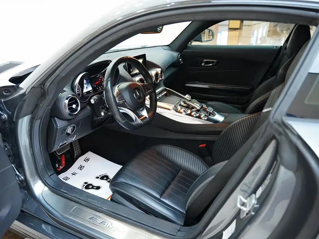 MERCEDES-BENZ AMG GT