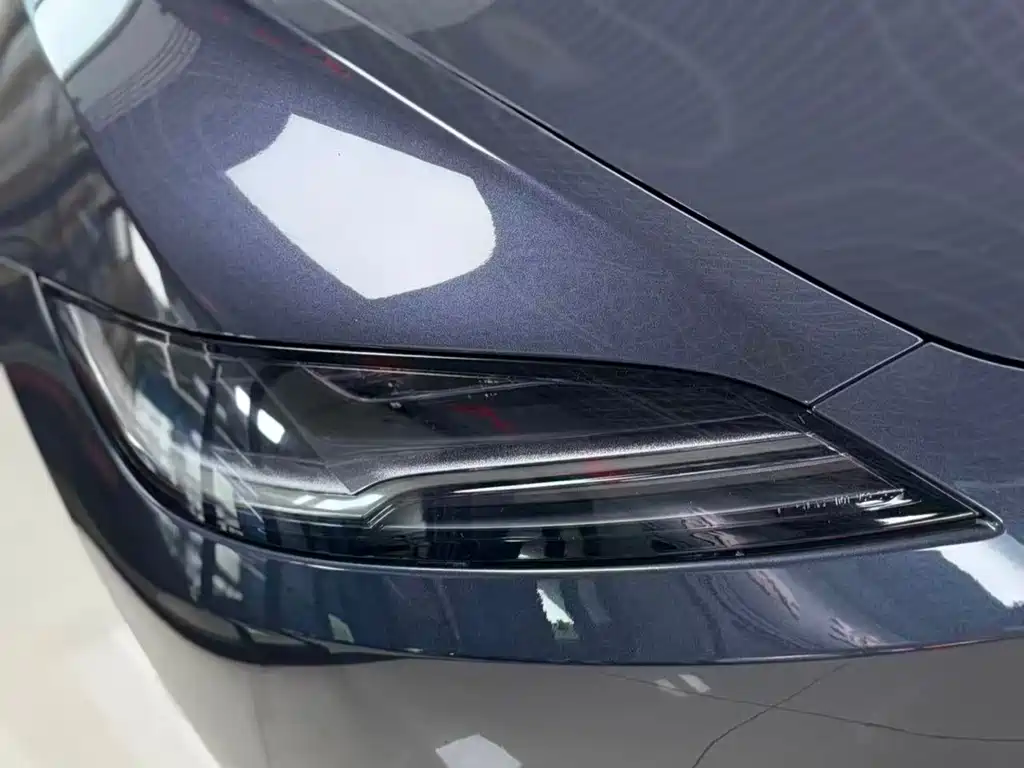 Tesla Model 3 — миниатюра 16