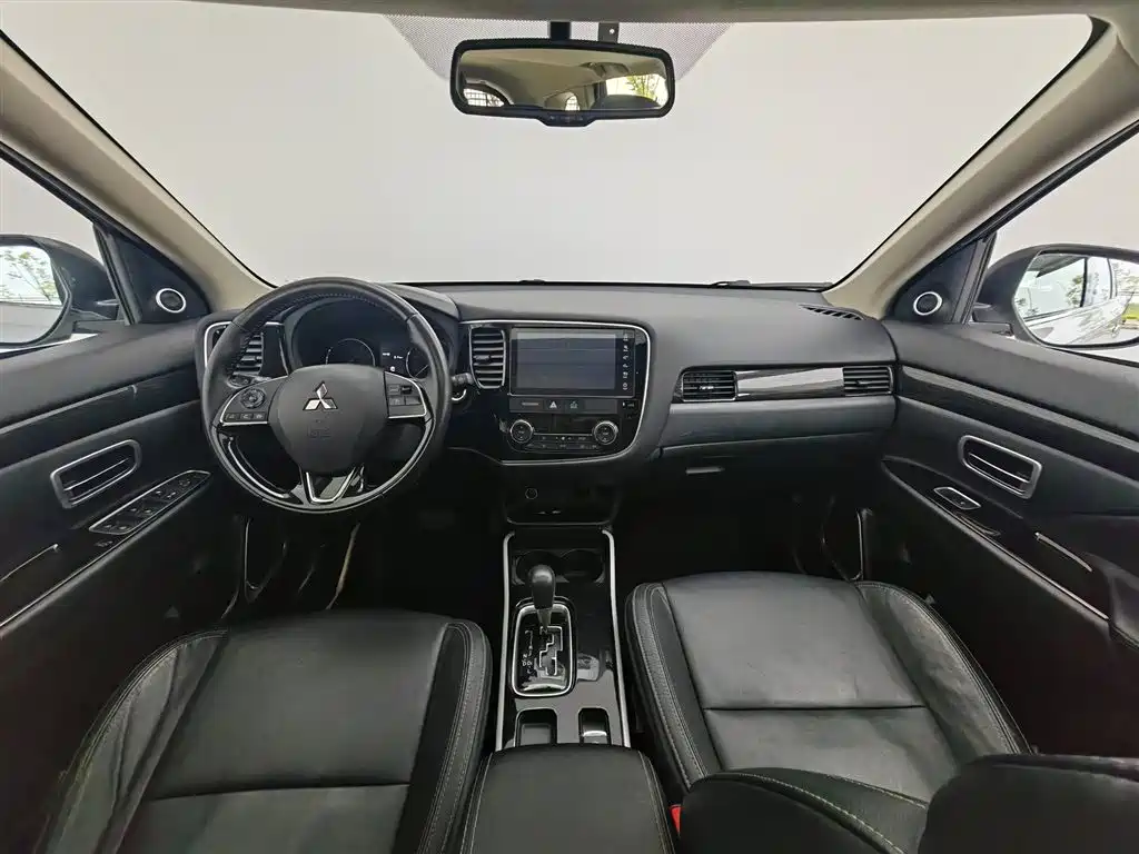 Mitsubishi Outlander 2019 2.0L Enjoy 5 мест V