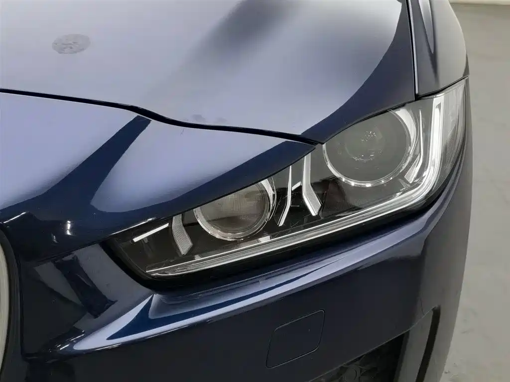 Jaguar XE 2017 2.0T 240PS R-Sport