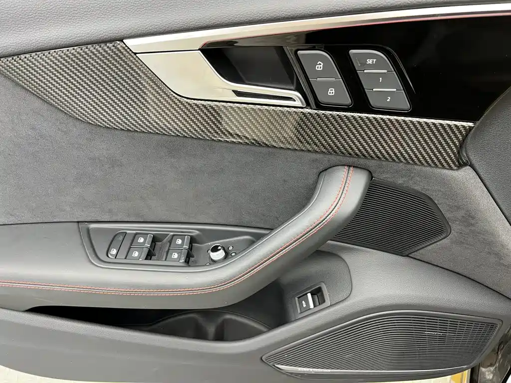 Audi RS 4 — миниатюра 20