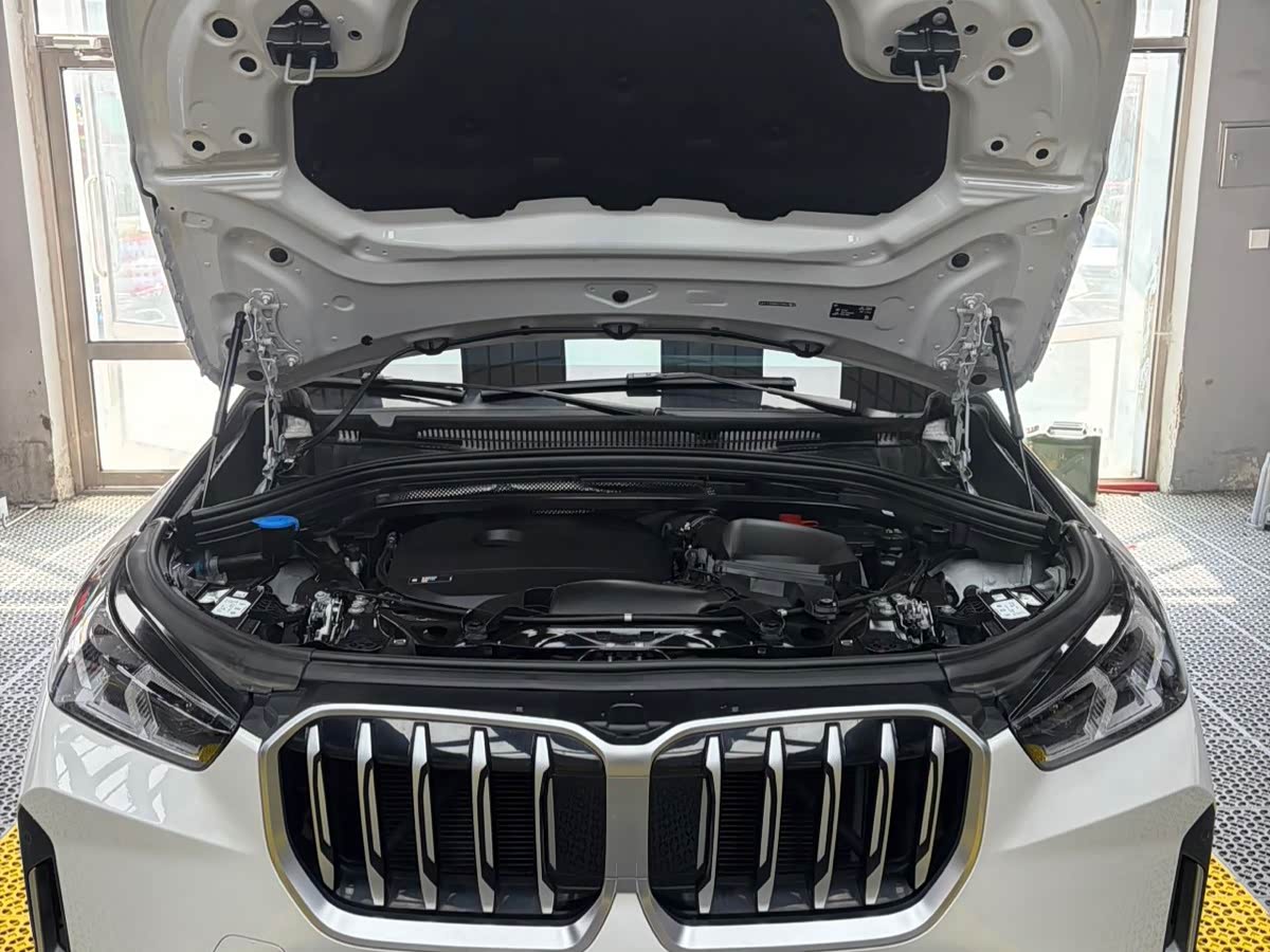 BMW X1 1.5 л 2023 г. Белый, пробег 47699 км