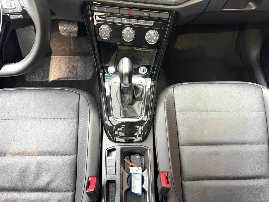 Volkswagen T-Roc — миниатюра 11