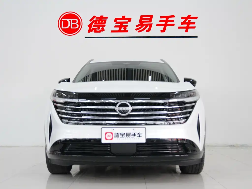 NISSAN EXPLORING THE LAND