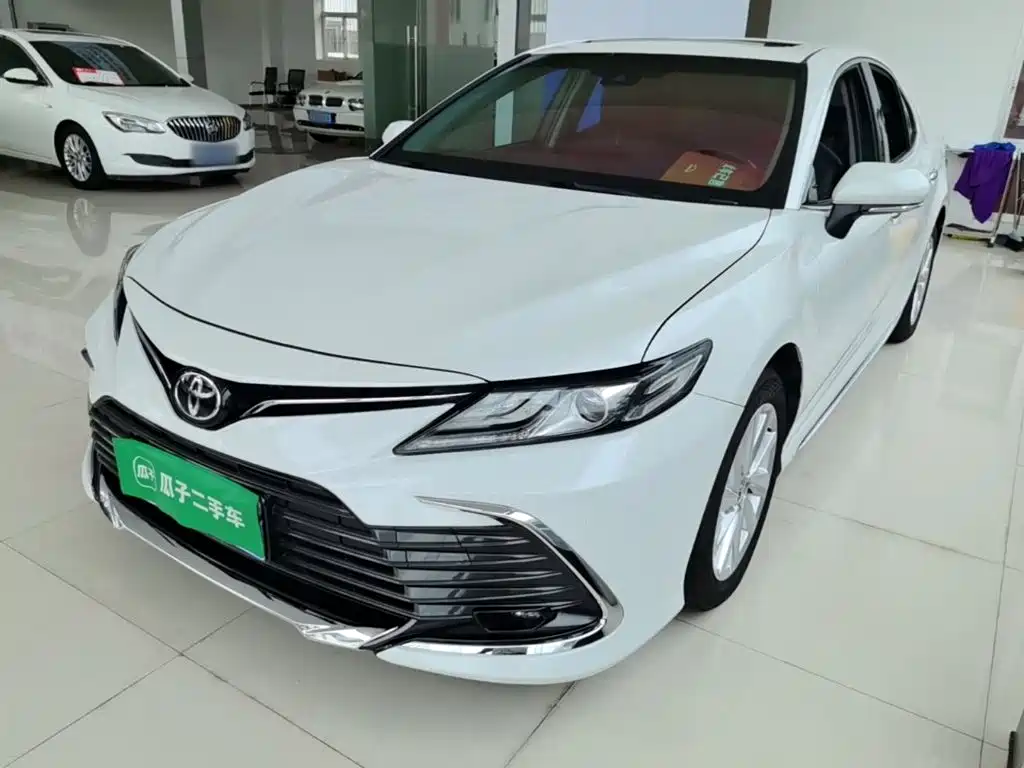 Toyota Camry — миниатюра 2