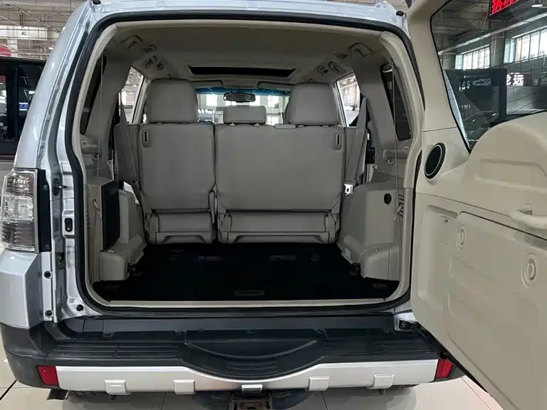 Mitsubishi Pajero (Import) — миниатюра 22