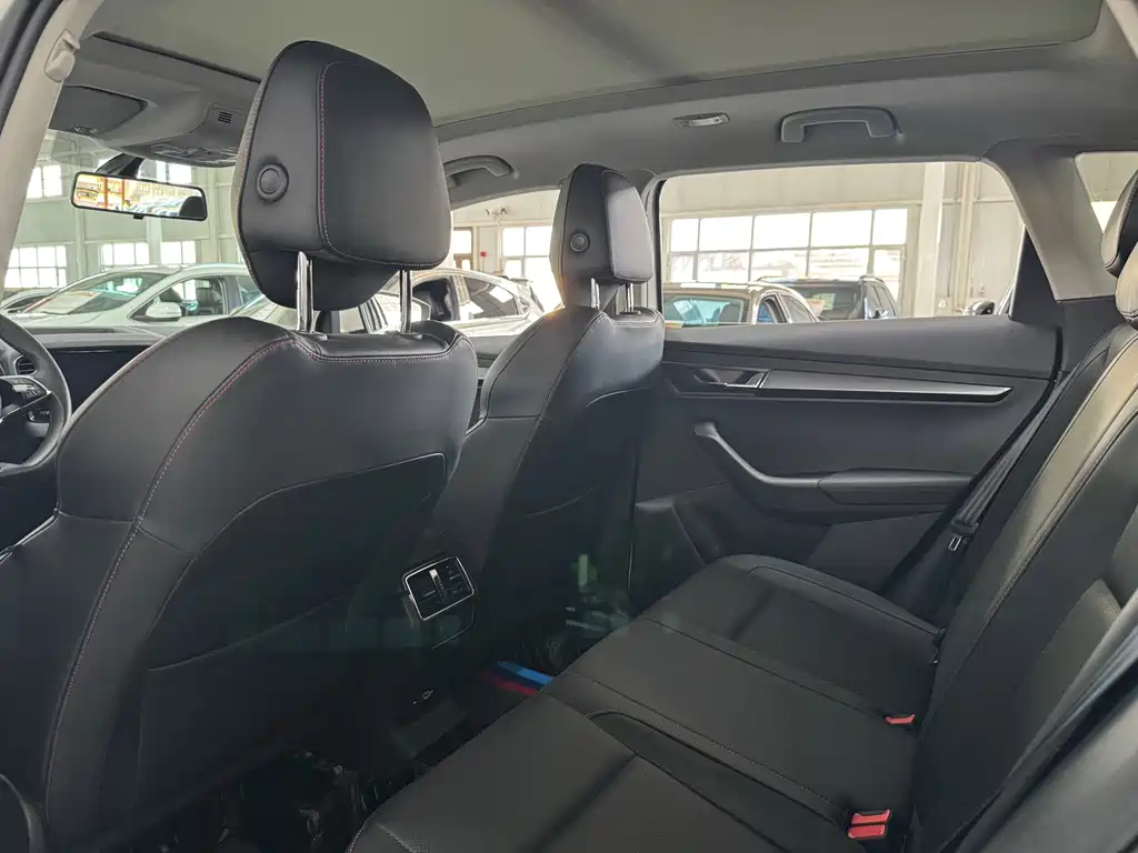 Skoda Karoq — миниатюра 10