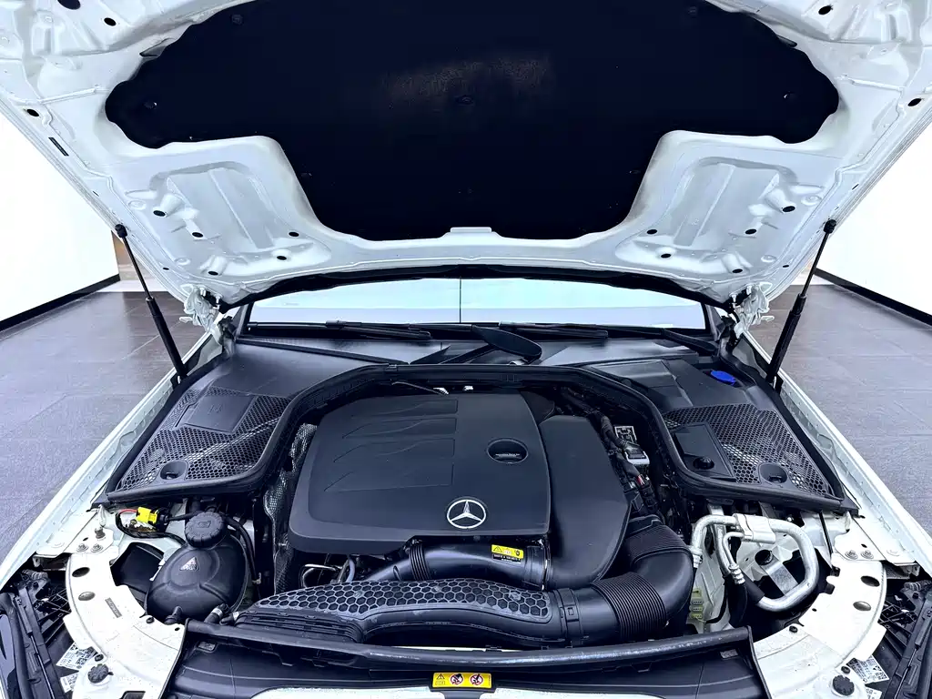 Mercedes-Benz C-Class — миниатюра 11