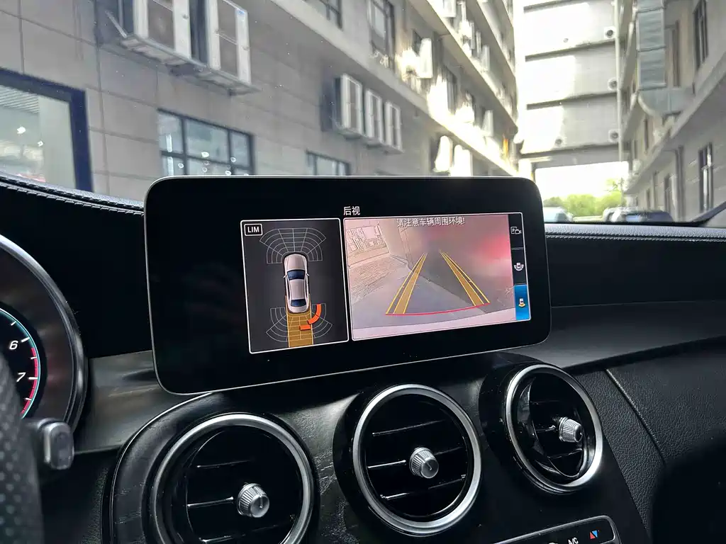 Mercedes-Benz C-Class — миниатюра 8