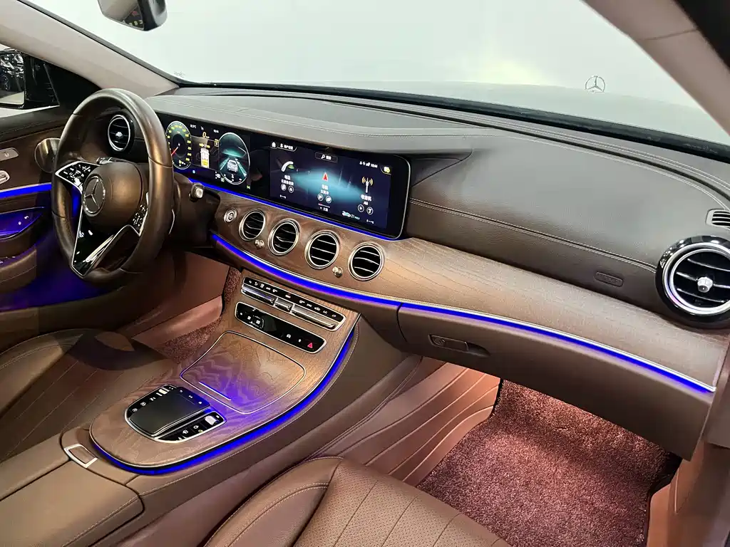 Mercedes-Benz E-Class — миниатюра 7