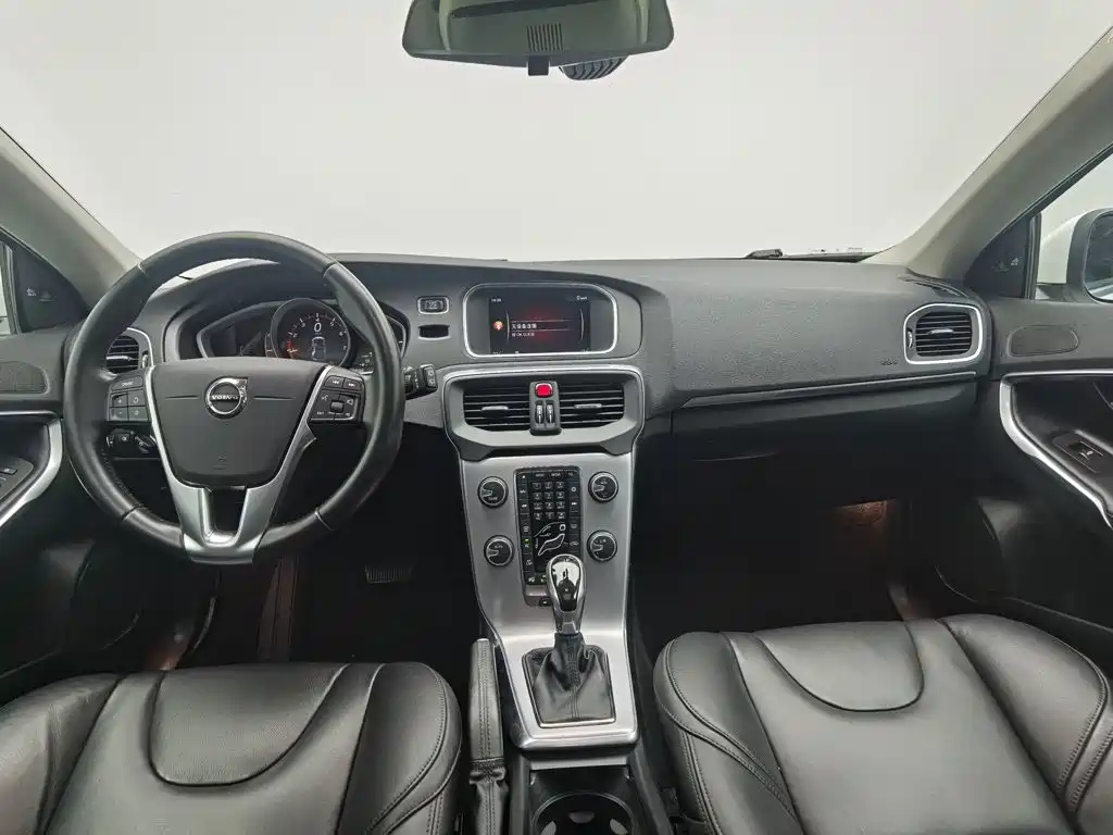 Volvo V40 — миниатюра 5