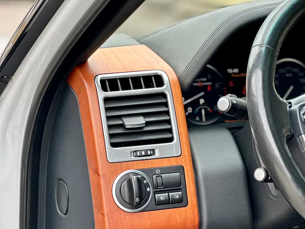 Land Rover Range Rover — миниатюра 25