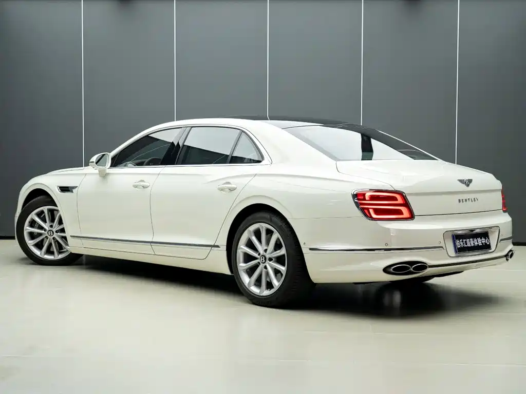 Bentley Flying Spur — миниатюра 23