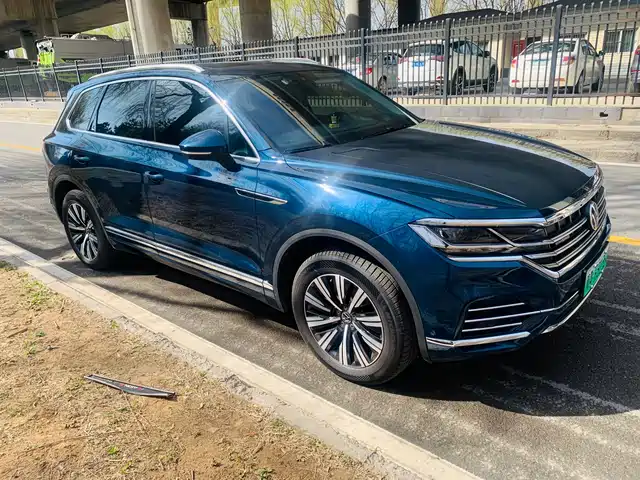 VOLKSWAGEN TOUAREG NEW ENERGY 2021