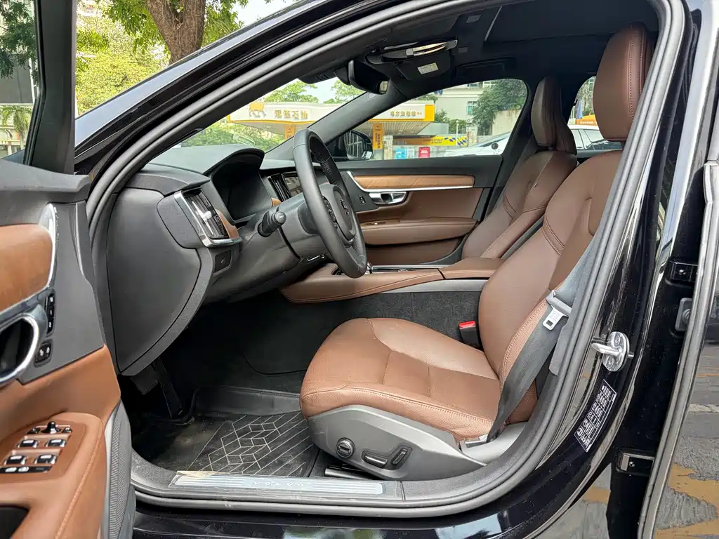 Volvo S90 — миниатюра 4