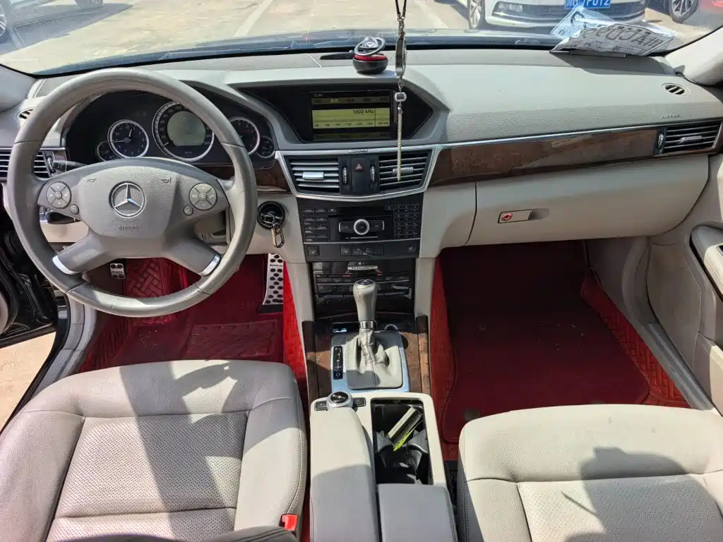 Mercedes-Benz E-Class — миниатюра 10