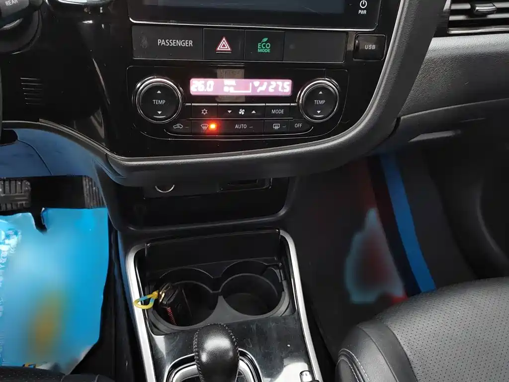 Mitsubishi Outlander — миниатюра 13