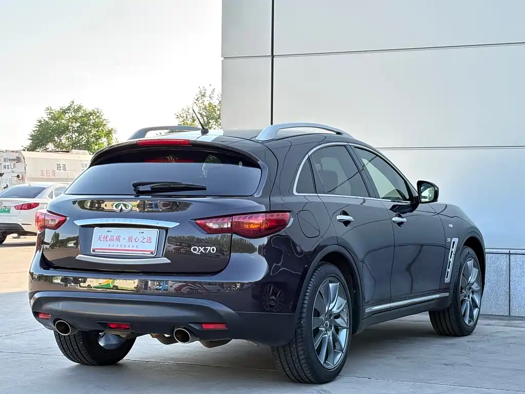 Infiniti QX70 2013 3.7L