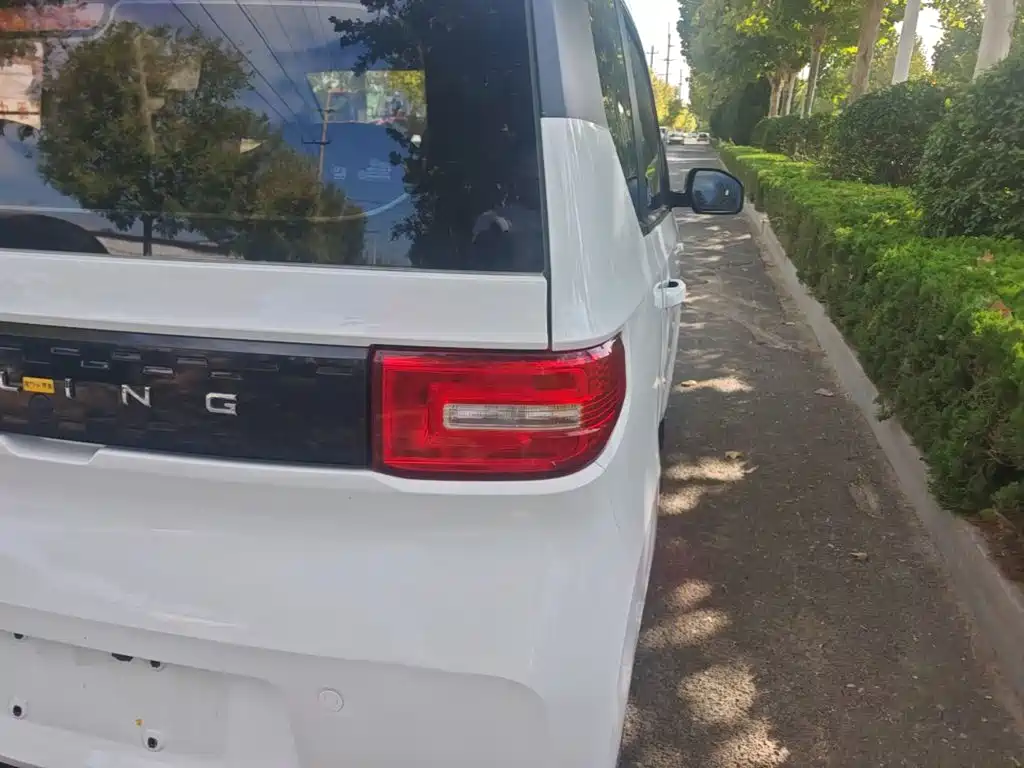 Wuling MINIEV — миниатюра 8