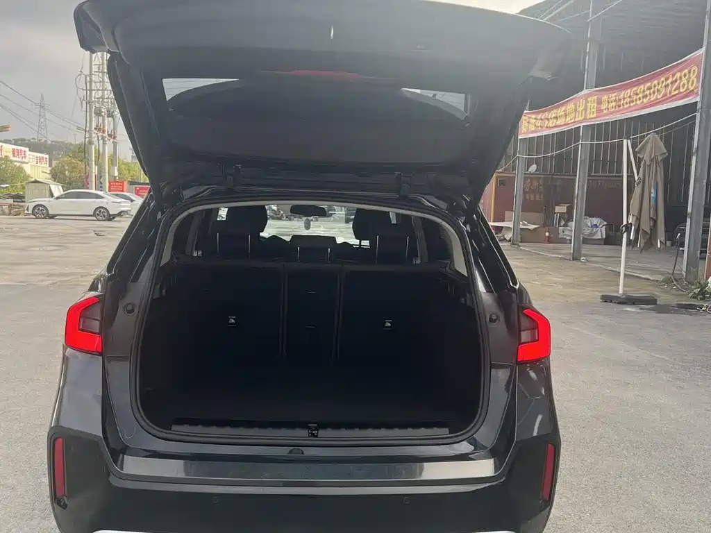 BMW X1 2025 sDrive25Li M Sport