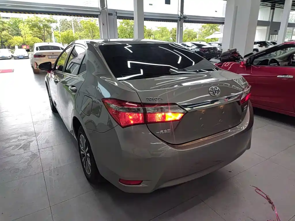 Toyota Corolla — миниатюра 5