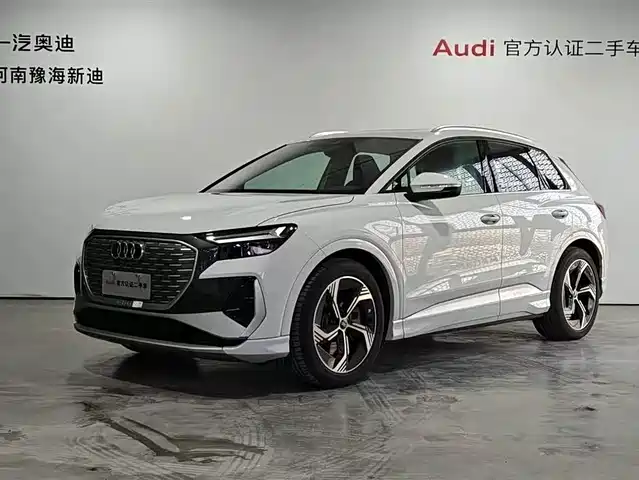 AUDI Q4 E TRON 2024