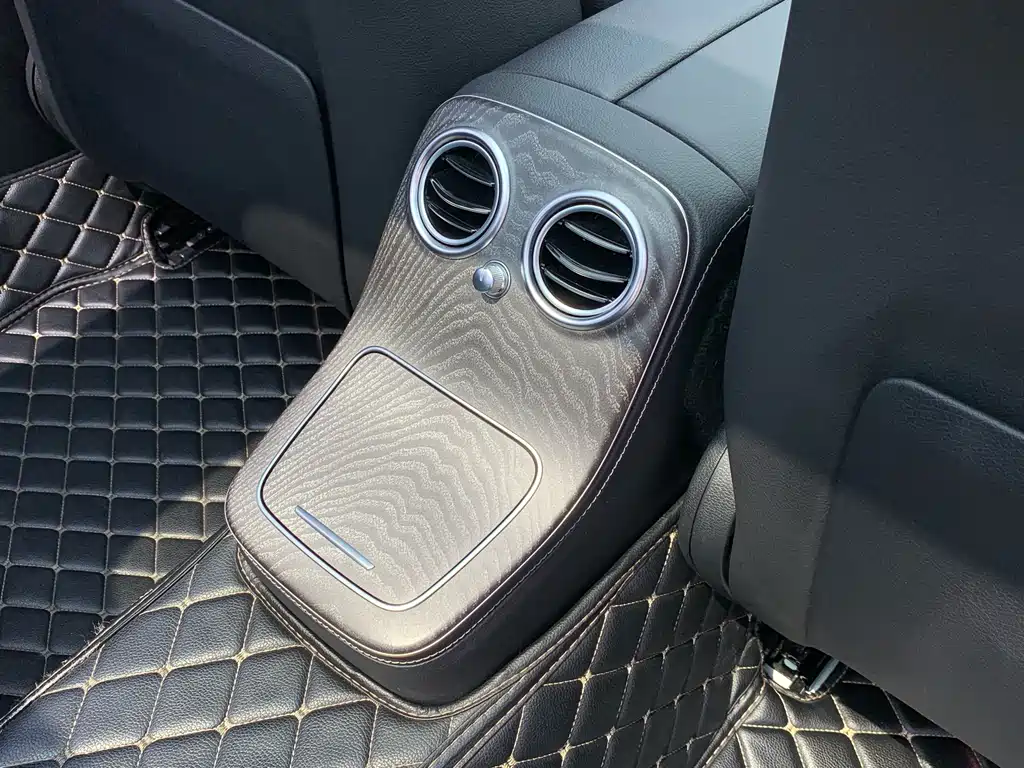 Mercedes-Benz E-Class — миниатюра 30