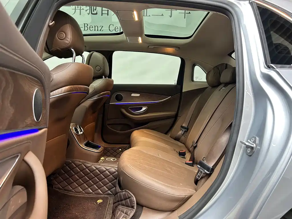Mercedes-Benz E-Class — миниатюра 8