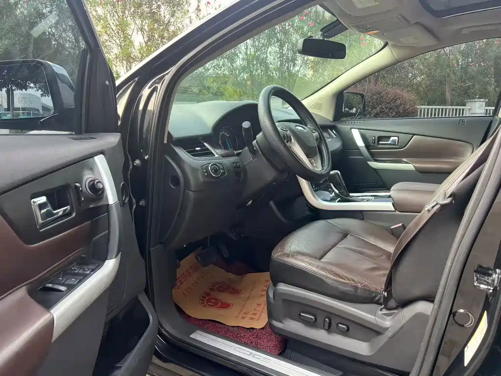 Ford Edge (Import) — миниатюра 4