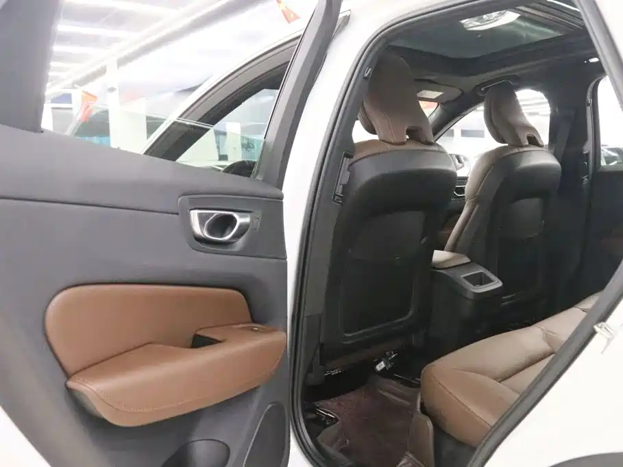 Volvo XC60 — миниатюра 13