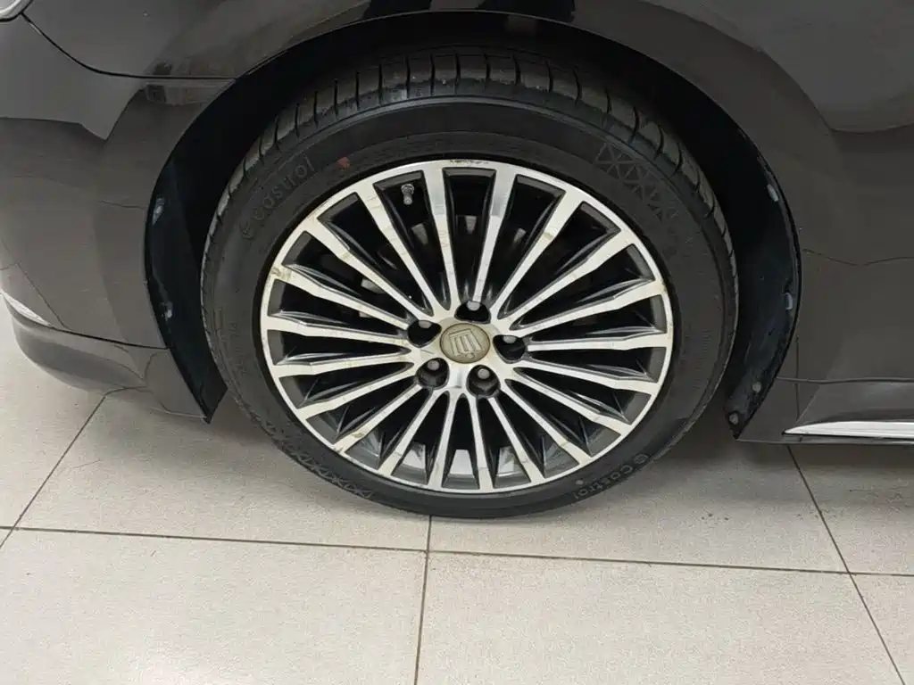 Toyota Crown — миниатюра 23