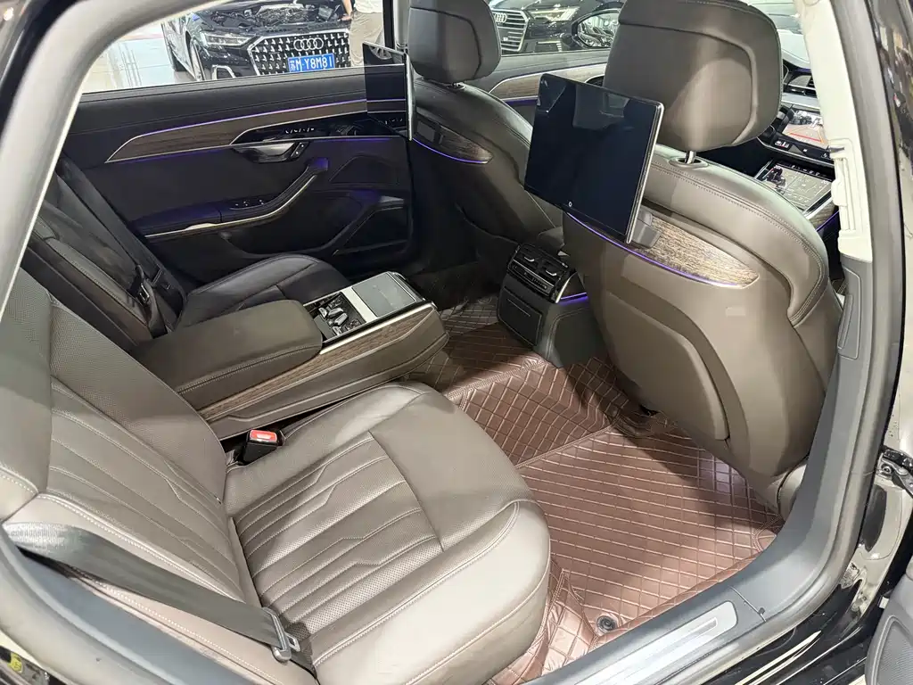 Audi A8 — миниатюра 7