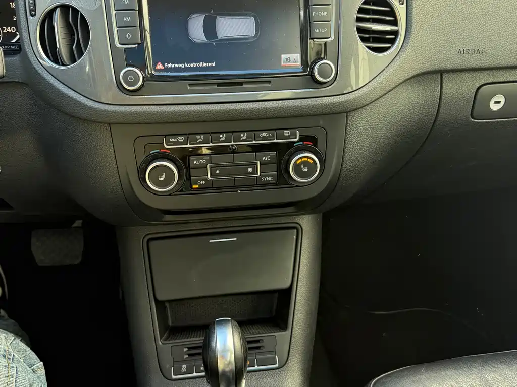 Volkswagen Tiguan — миниатюра 12
