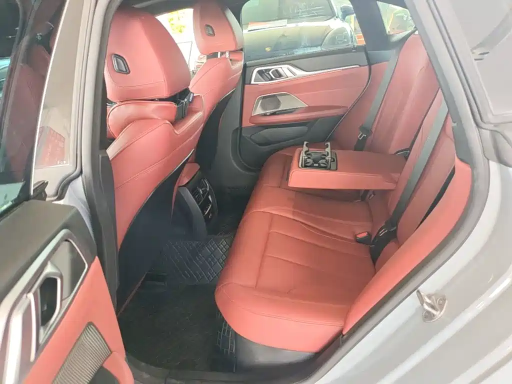 BMW i4 — миниатюра 17