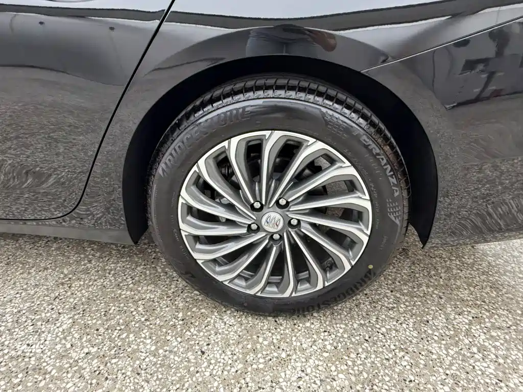 Buick LaCrosse — миниатюра 8