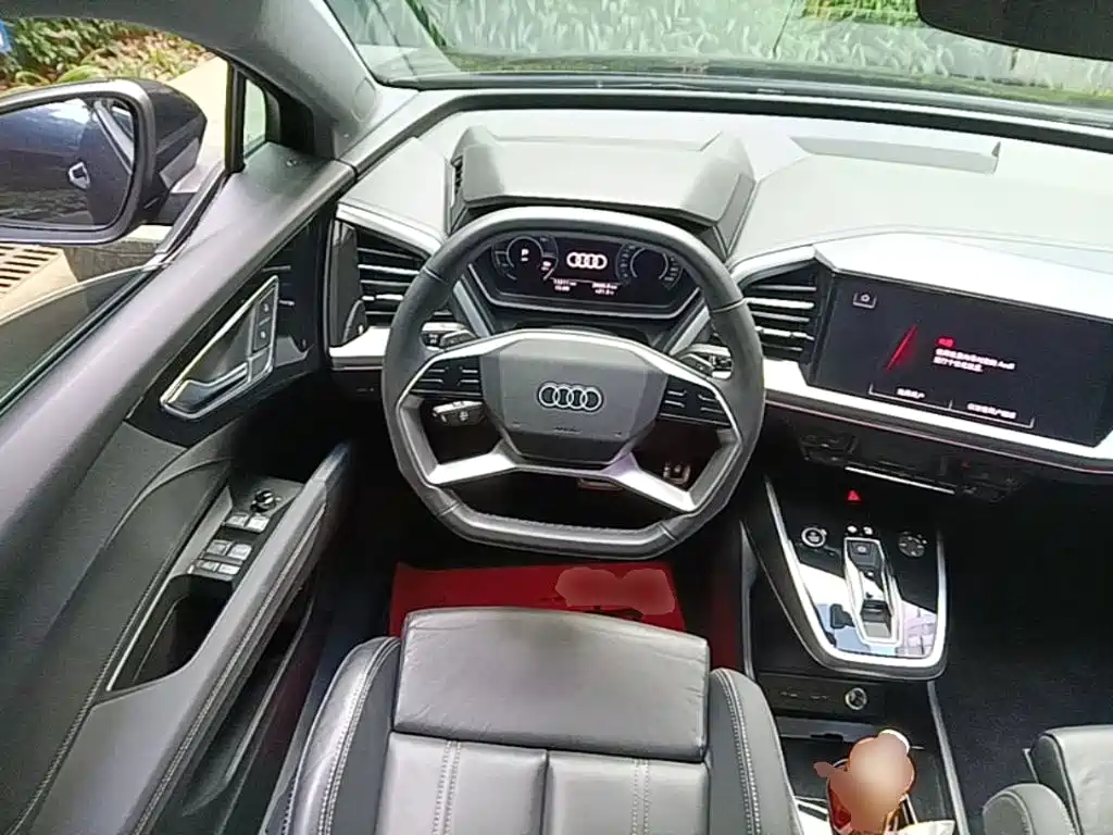Audi Q4 e-tron — миниатюра 11
