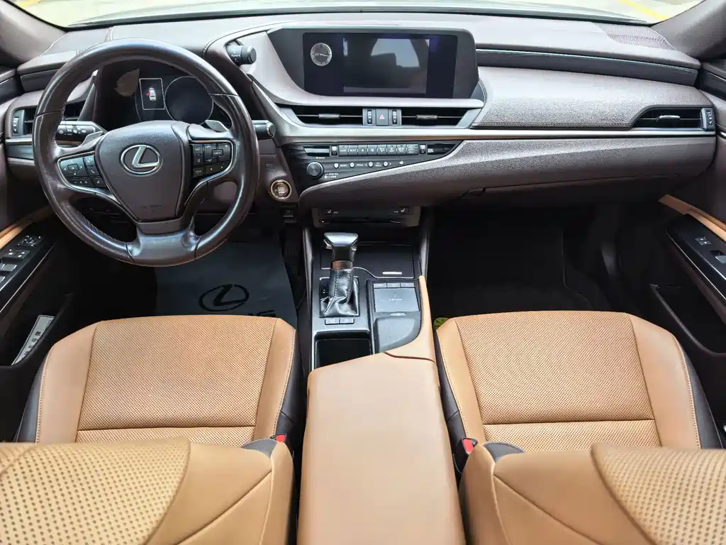 Lexus ES — миниатюра 7