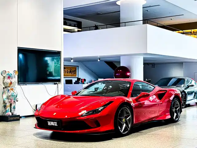 FERRARI  F8