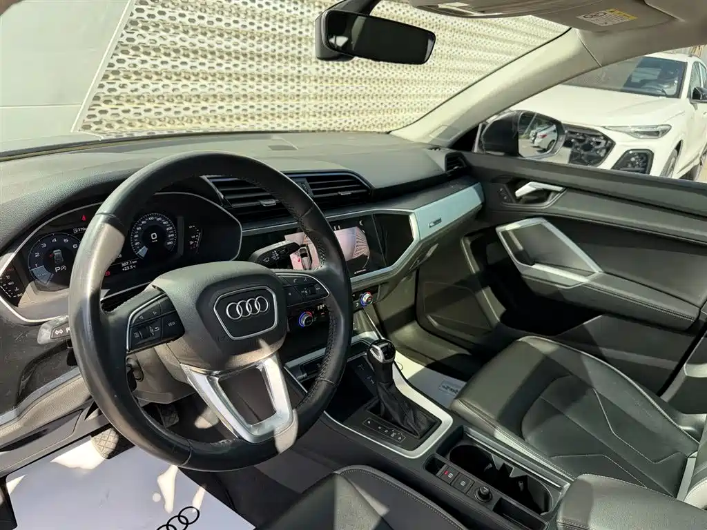Audi Q3 — миниатюра 10