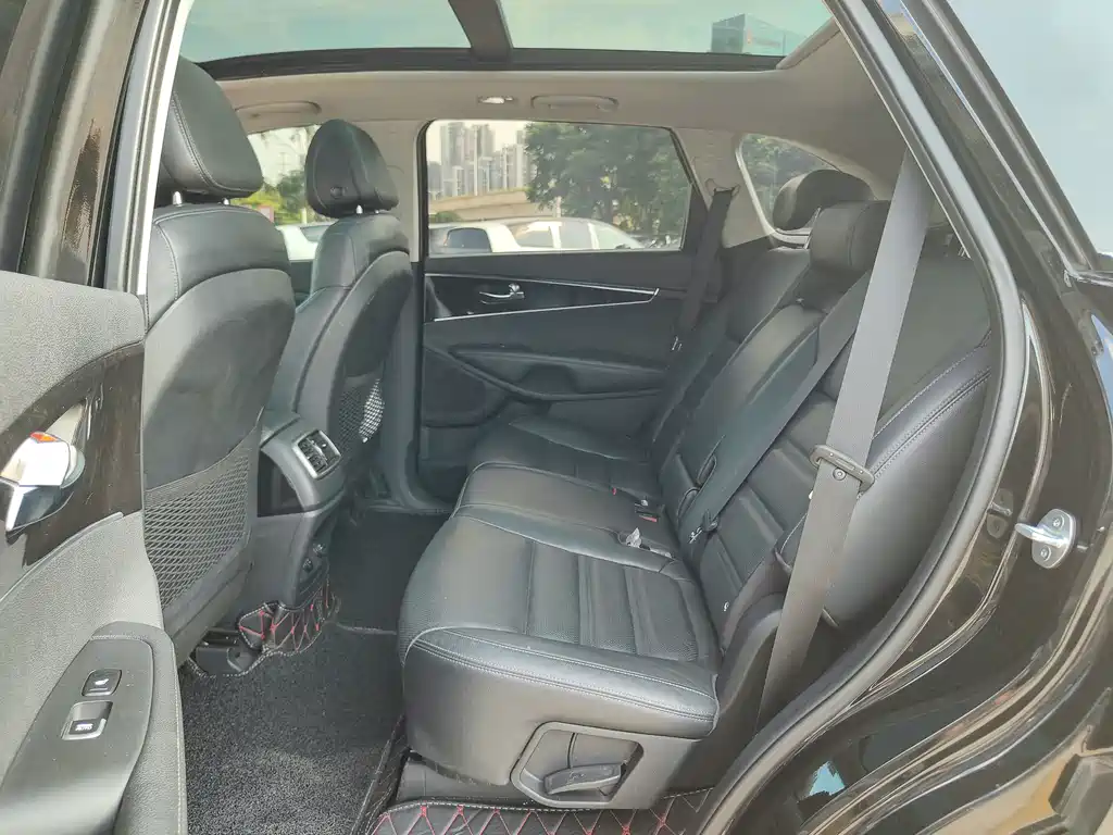 Kia Sorento — миниатюра 7
