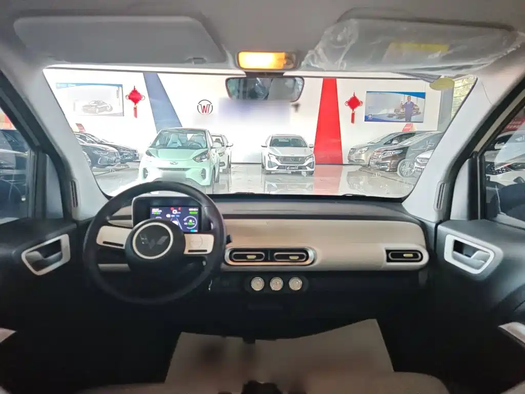 Wuling MINIEV — миниатюра 10