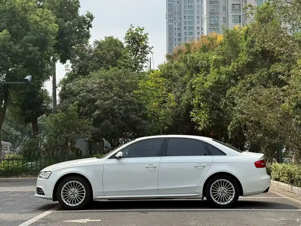 Audi A4L — миниатюра 4
